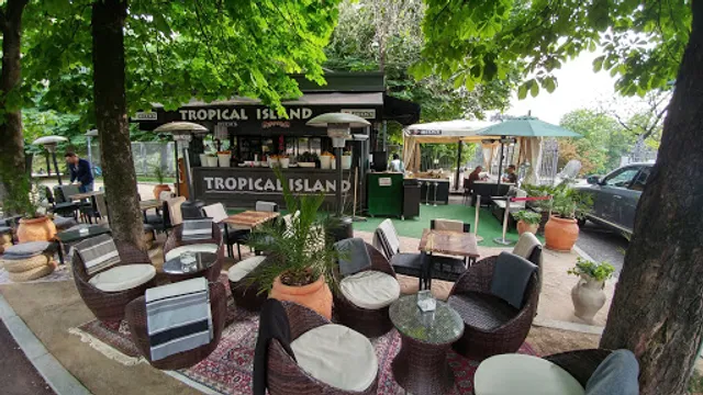 The Tropical Cream Snc