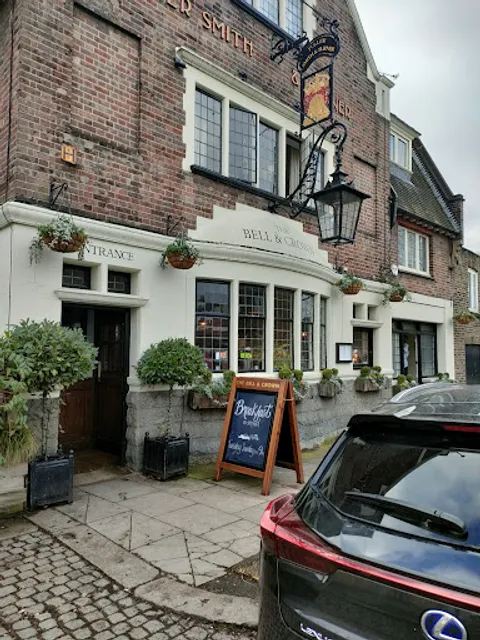 The Bell & Crown, Chiswick