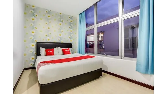 OYO 89583 Grove Hotel