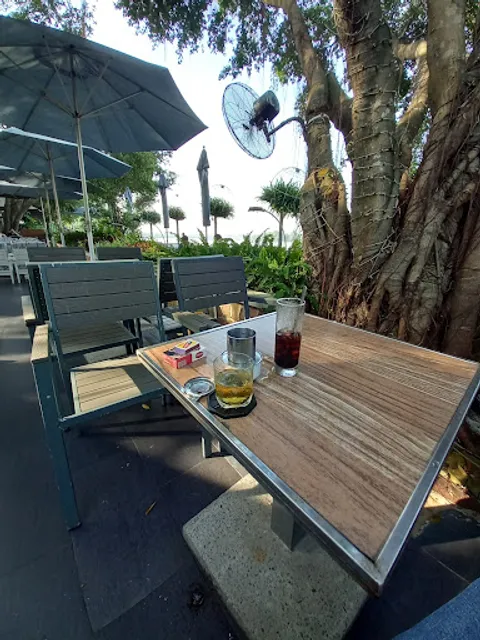 Nhà Hàng Ẩm Thực Bờ Sông