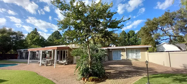 La Provence Guest House @ 43 Andrew Murray