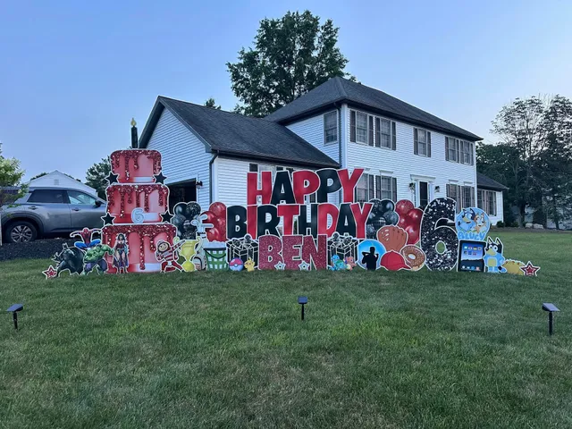 Yard Card Queen of Hudson