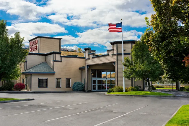 Oxford Suites Pendleton