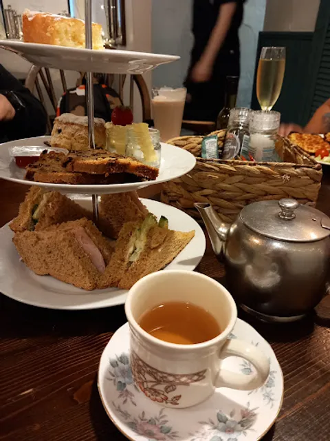 Pen-y-Bryn Tearooms with Rooms