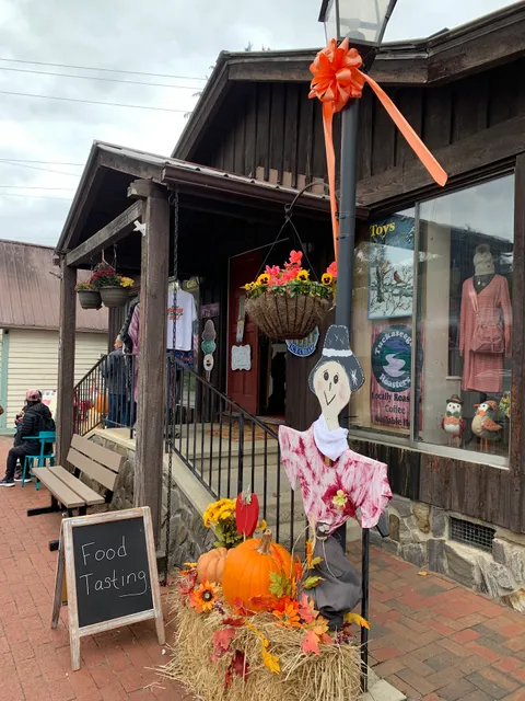 Lazy Bear General Store & Ice Cream