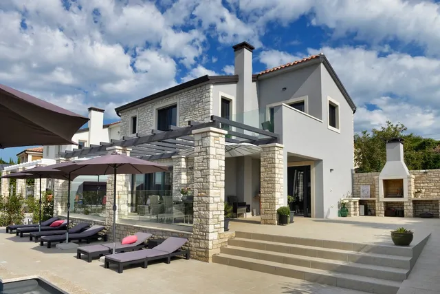 Casa Collini - Ferienhaus Kroatien buchen mit Meerblick und Pool in Istrien