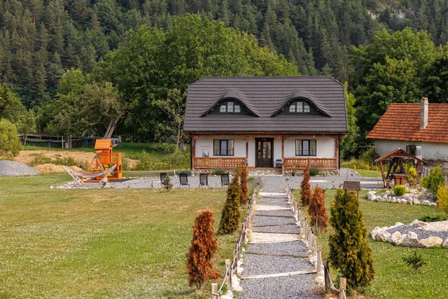 Old Cottage Pensiuni Bran