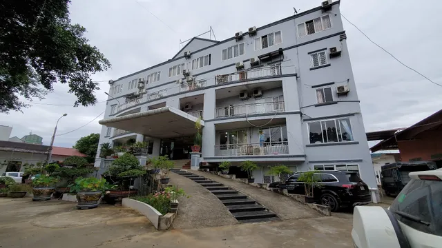 Khách Sạn Đình Văn