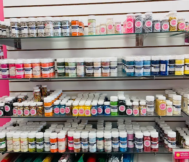 Louise's Cakes & Supply