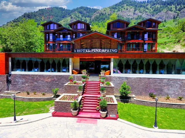 Hotel Pine Spring Pahalgam