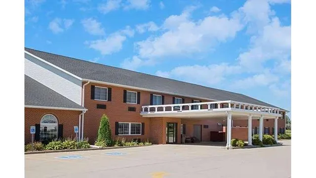 Super 8 by Wyndham New Hampton