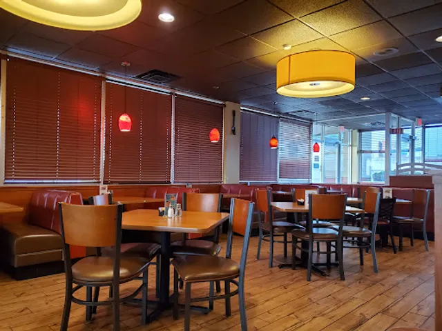 The Easy Egg Breakfast & Lunch