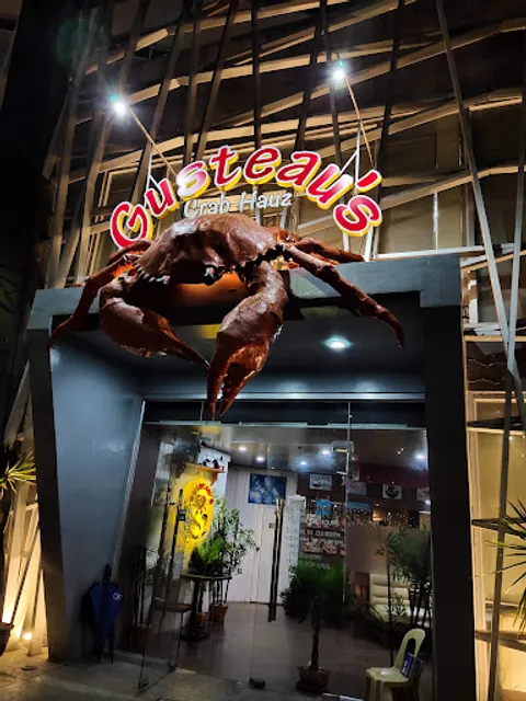 Gusteau's Crab Hauz