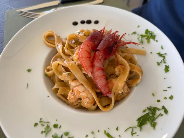 Néos Restaurant Lounge Bar