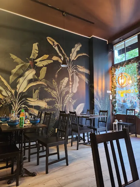 V CORNER Vietnamese Bistro & Bar