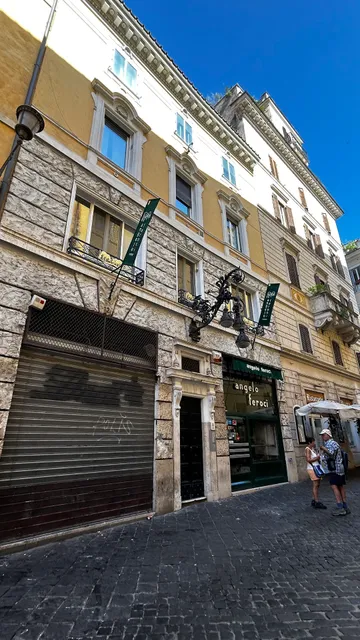 CHARME & CHIC LUXURY