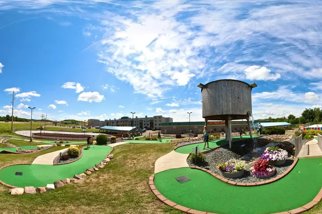 Metropolis Resort & Conference Center