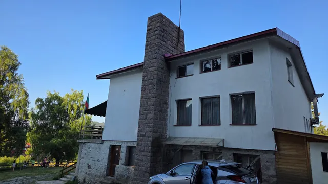 Forest lodge Smolyan Lakes