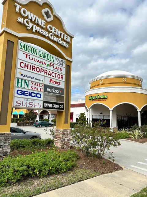Towns Center at Cypress Gardens