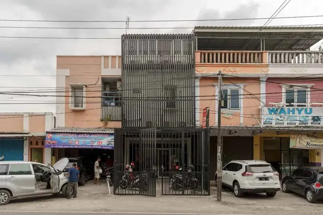 RedDoorz near Alun Alun Kota Serang