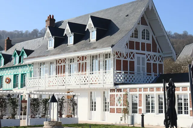 White House, Maison d'hôtes