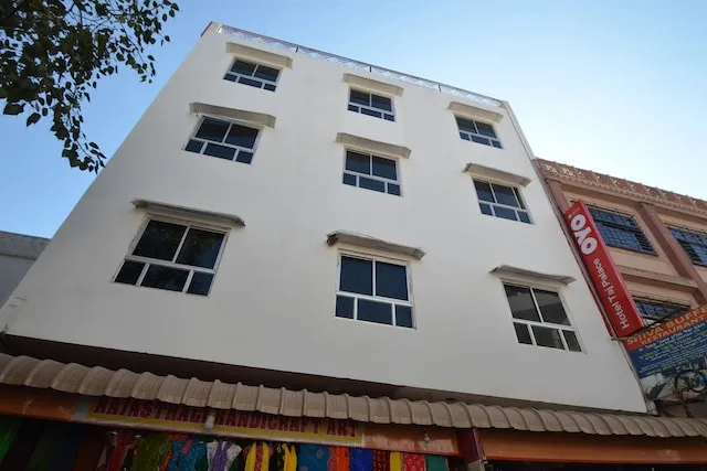 OYO Hotel Taj Palace