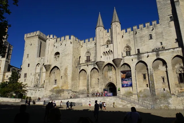 KOSY Appart’hôtels Avignon - La Salamandre