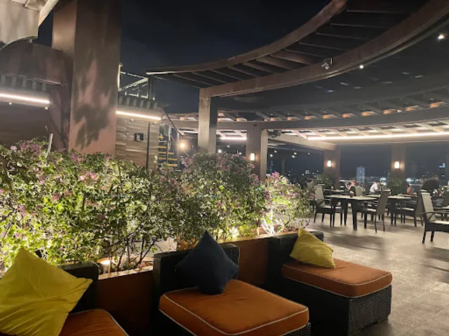 9 SPOONS - The Bayleaf Intramuros