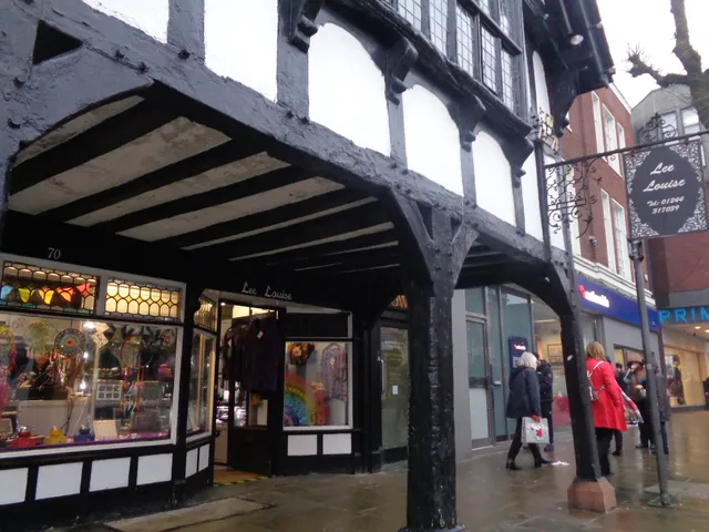 Lee Louise Chester Ltd