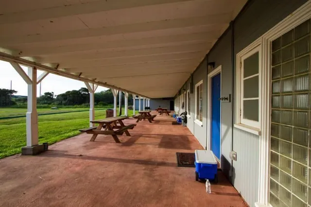 Deane’s Oceanfront Lodge