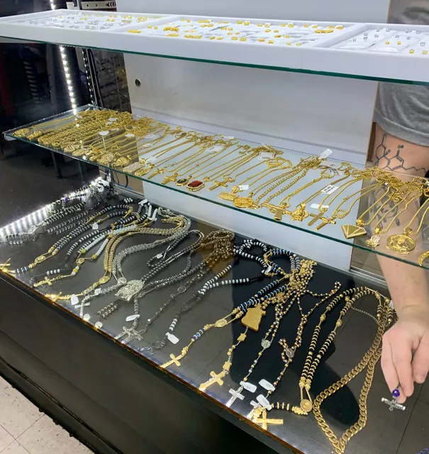 THE SHOE & APPAREL CO.