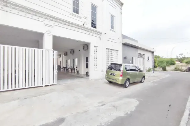 RedDoorz @ Arya Yudini Tugu Kartasura