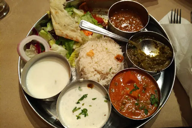 BB Lounge Restaurant (Hurontario & Eglinton)