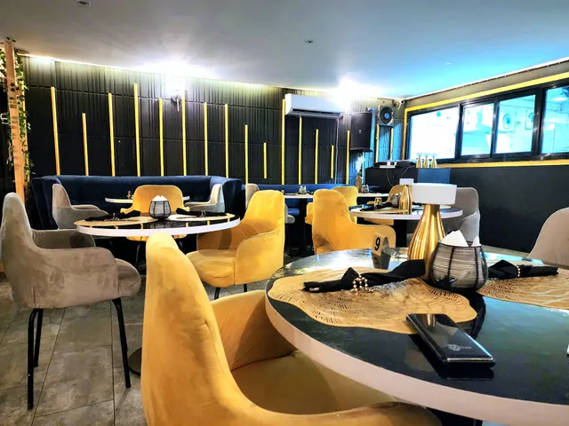 The Seven Restaurant & Lounge