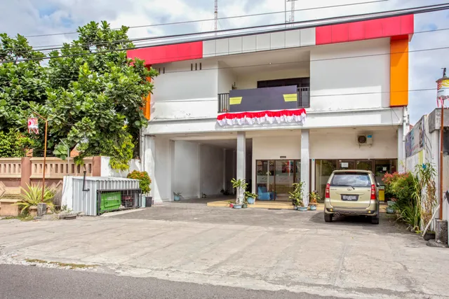 RedDoorz near Adisucipto Airport 3