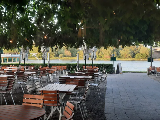 Restaurant & Biergarten Alter Hammer