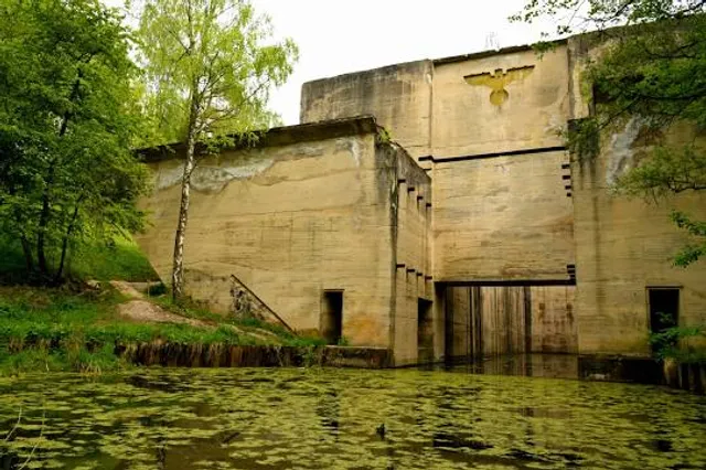 Lower lock Leśniewo - monument
