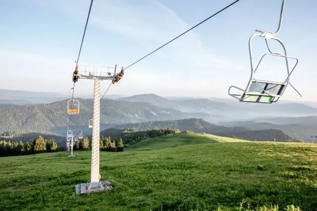 Slavske Settlement Hromada