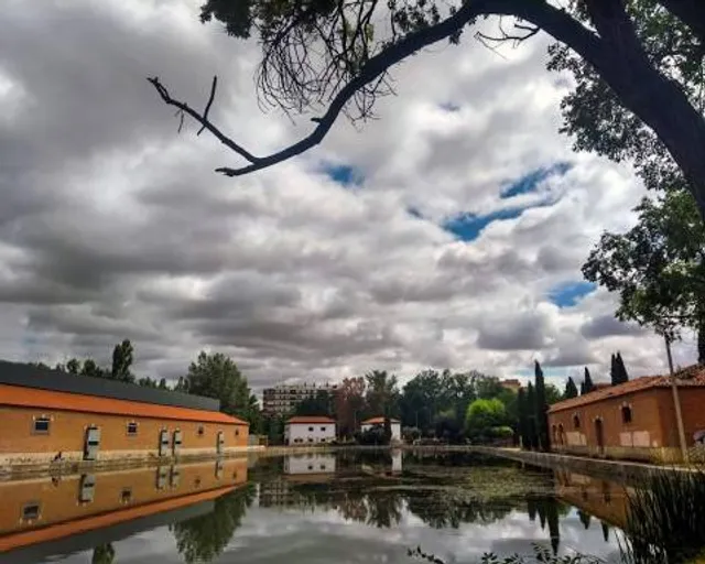 Dársena del Canal de Castilla