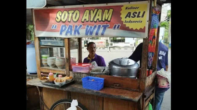Soto Ayam Pak Wit Gubernuran