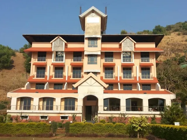 Whistling Palms Beach Resort