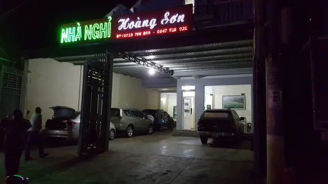 Nhà nghỉ Hoàng Sơn