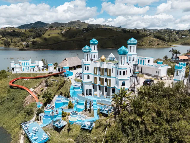 Hotel y Termales Castillo del Lago