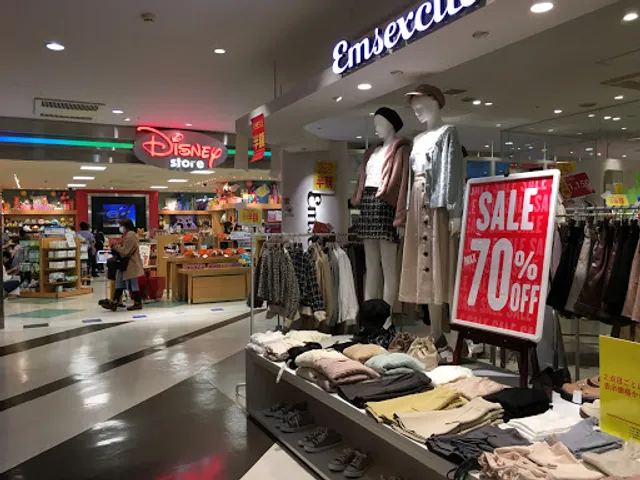 Disney Store Machida modi shop