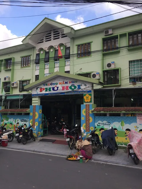 Hue Amazing Homestay & Nails