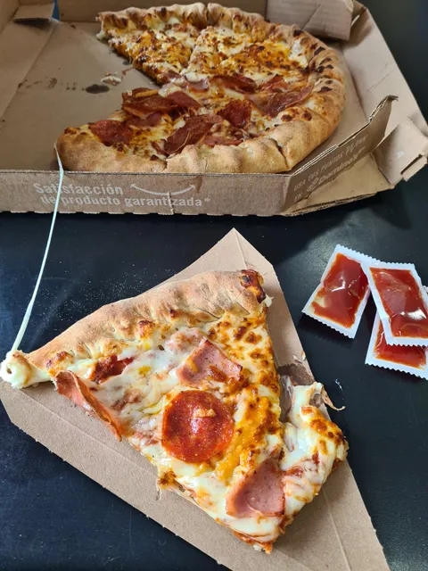 Domino's Javier mina