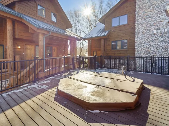 Timberwolf Lodge 11A