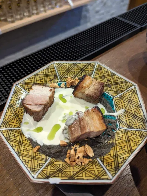 Pinchi's Place Bar & Restaurant