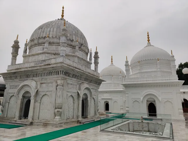 Dargah-E-Hakimi