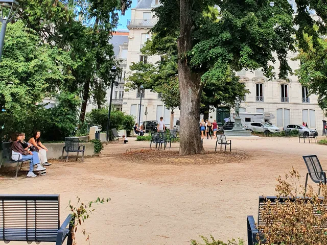 Square Saint-Amour